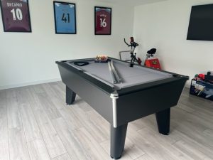 Classic Free play Pool Table
