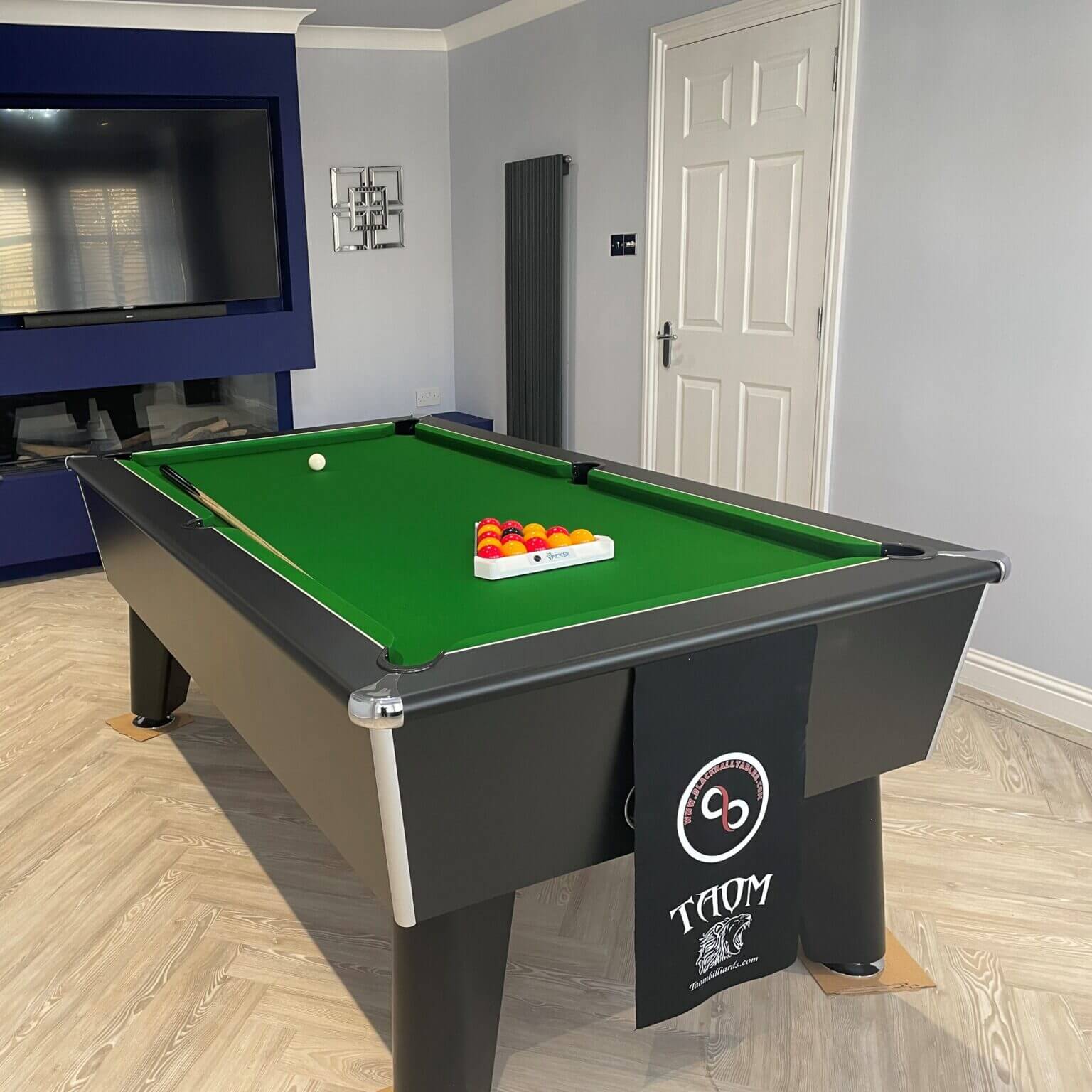 Blackball Tables Club Coin-Operated